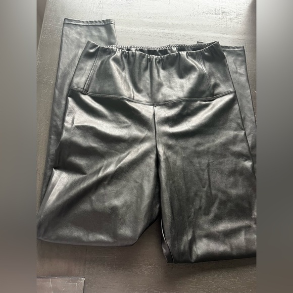 Aritzia  Wilfred Free Daria Pant Vegan Leather Leggings Large - Picture 6 of 6